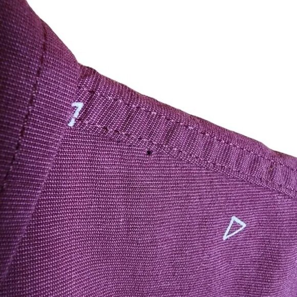 Hollister Men's XS Short Sleeve Button Down Collared Shirt Maroon paper plane - Picture 4 of 10